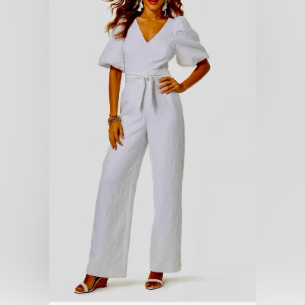 NWT Lilly Pulitzer Kirrabelle White Pineapple Pucker Jacquard Jumpsuit
SIZE 4